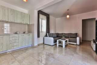 Апартаменты Apartments Sidro Добра-Вода Апартаменты с видом на горы-8